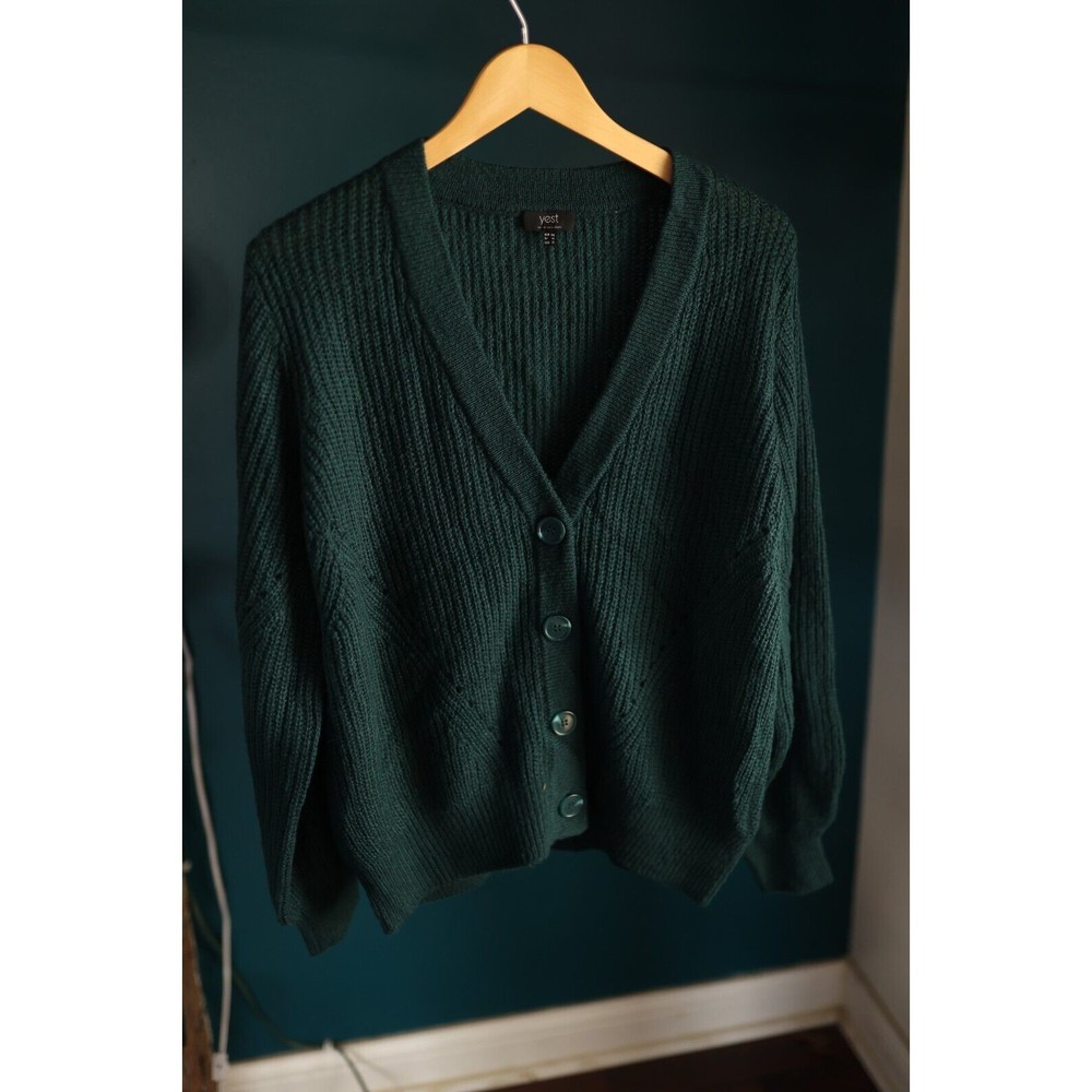 Yest Netherlands Woman's Size 12 Emarald Green Button down knit sweater